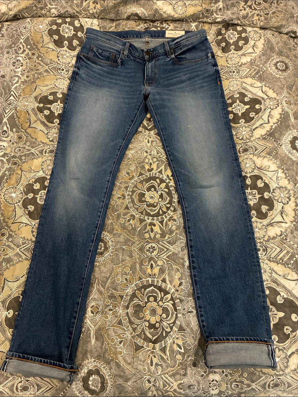 imogene + willie charlie slim jeans in medium blue